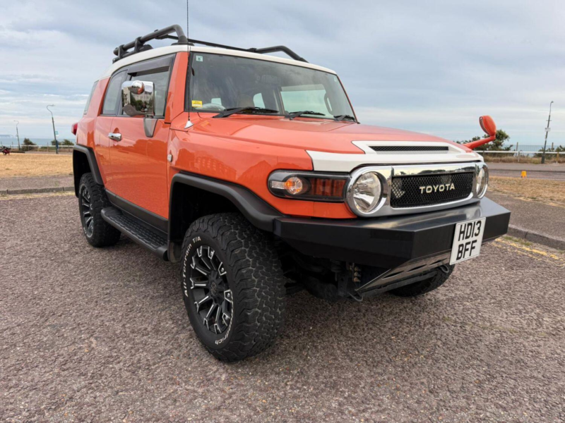 2013 Toyota Fj Cruiser 4.0 4WD Off Road Pack in Orange — image 1