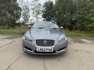 2012 Jaguar Xf 3.0 D V6 Premium Luxury in Grey — image 4