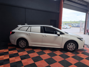 2023 Toyota Corolla 1.8 Vvt-H Car Derived Van 5dr Petrol Hybrid CVT Euro 6 (s/s) (140 Ps) in White — image 3