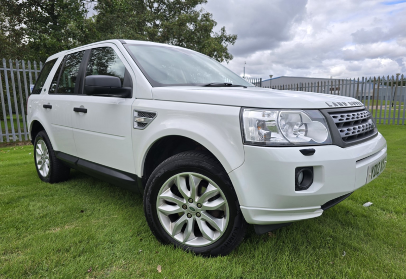 2012 Land Rover Freelander 2 2.2 Td4 Gs in White — image 1