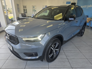 2020 Volvo Xc40 1.5 R-Design T3 in Grey — image 3