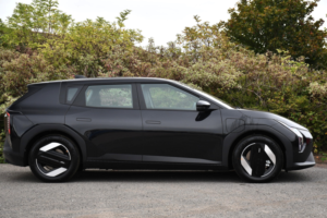 2026 Kia Ev4 81.4kwh Air Hatchback 5dr Electric Auto (201 Bhp) in Black — image 2