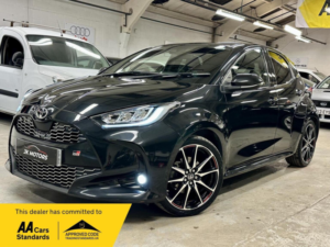 2022 Toyota Yaris 1.5 Vvt-H Gr Sport E-CVT Euro 6 (s/s) 5dr in Black — image 2