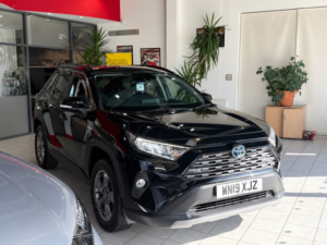 2019 Toyota Rav4 2.5 Vvt-H Design in Black — image 2