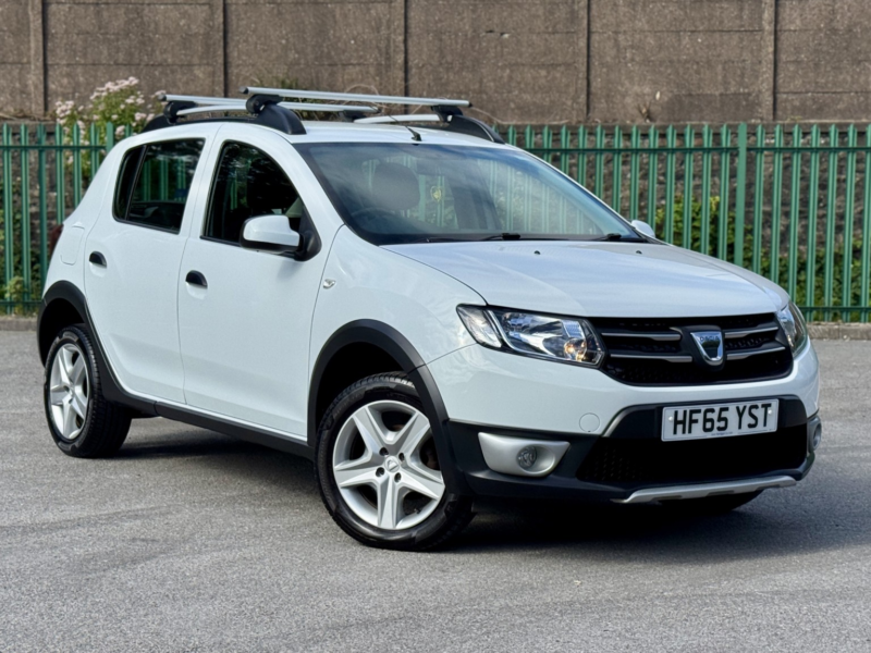 2015 Dacia Sandero Stepway 0.9 Stepway Laureate Tce 90 in White — image 1