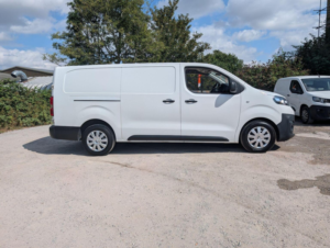 2020 Vauxhall Vivaro 1.5 Turbo D 2900 Dynamic L2 H1 Euro 6 (s/s) 6dr in White — image 2