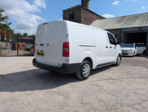 2020 Vauxhall Vivaro 1.5 Turbo D 2900 Dynamic L2 H1 Euro 6 (s/s) 6dr in White — image 3
