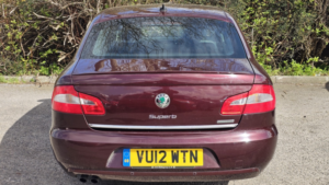 2012 Skoda Superb 1.6 Tdi Se Greenline Ii in Red — image 4