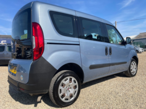 2017 Fiat Doblo Wav Wheelchair Accessible Vehicle 1.4 Doblo 1.4 16v 95hp Pop in Blue — image 2