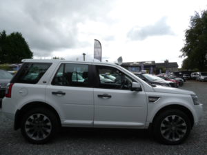 2012 Land Rover Freelander 2 2.2 Sd4 Hse SUV 5dr Diesel Commandshift 4WD Euro 5 (190 Ps) in White — image 2