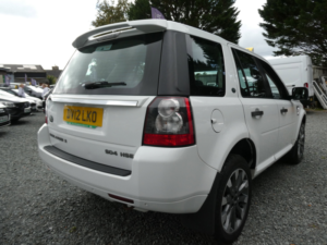 2012 Land Rover Freelander 2 2.2 Sd4 Hse SUV 5dr Diesel Commandshift 4WD Euro 5 (190 Ps) in White — image 3