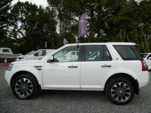 2012 Land Rover Freelander 2 2.2 Sd4 Hse SUV 5dr Diesel Commandshift 4WD Euro 5 (190 Ps) in White — image 6