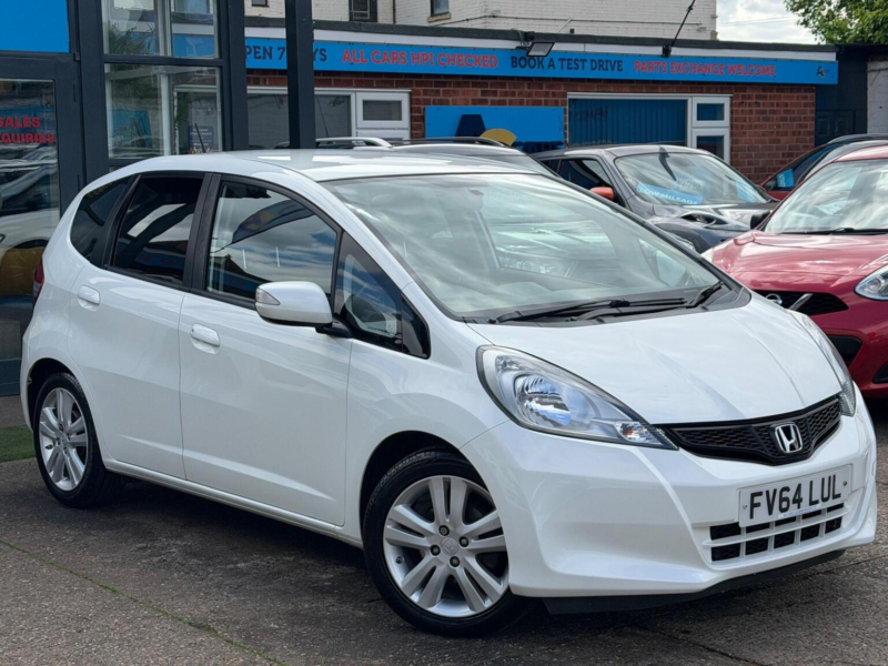 2014 Honda Jazz 1.4 I-Vtec Es Plus Euro 5 5dr in White — image 1