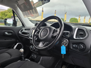 2015 Jeep Renegade 1.4t Multiairii Longitude SUV 5dr Petrol Manual Euro 6 (s/s) (140 Ps) in Black — image 4