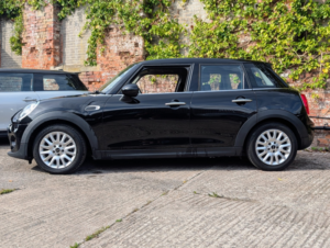 2015 MINI Hatch 1.5 5-Door Hatch Cooper in Black — image 2
