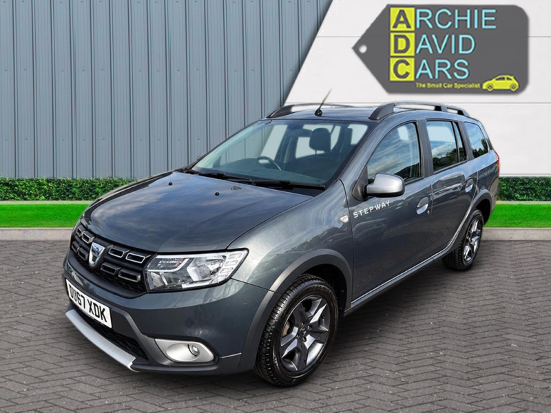 2017 Dacia Logan Mcv Stepway 1.5 Stepway Se Summit Dci 90 in Grey — image 1