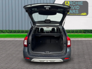 2017 Dacia Logan Mcv Stepway 1.5 Stepway Se Summit Dci 90 in Grey — image 3