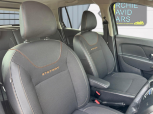 2017 Dacia Logan Mcv Stepway 1.5 Stepway Se Summit Dci 90 in Grey — image 4