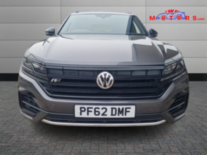 2020 Volkswagen Touareg 3.0 Tdi V6 Black Edition in Grey — image 2