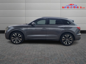 2020 Volkswagen Touareg 3.0 Tdi V6 Black Edition in Grey — image 4