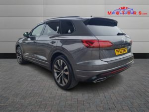 2020 Volkswagen Touareg 3.0 Tdi V6 Black Edition in Grey — image 5
