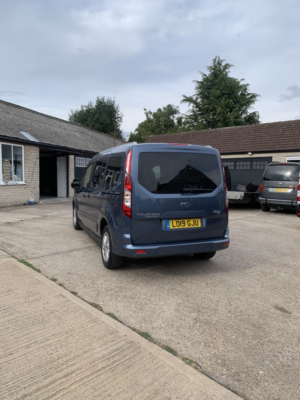 2019 Ford Grand Tourneo Connect 1.5 Ecoblue Titanium in Blue — image 4