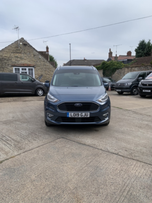 2019 Ford Grand Tourneo Connect 1.5 Ecoblue Titanium in Blue — image 5