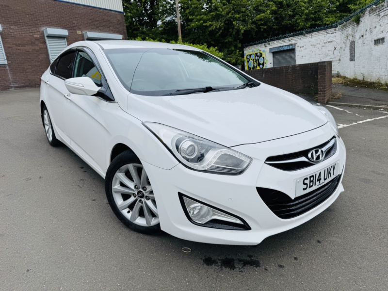 2014 Hyundai I40 1.7 Crdi Style in White — image 1