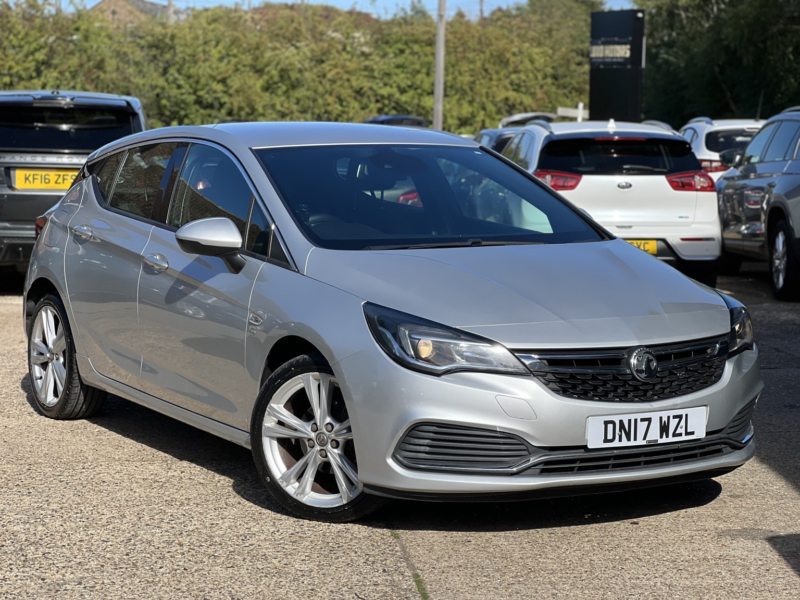2017 Vauxhall Astra 1.4 I Turbo Sri Vx Line in Silver — image 1