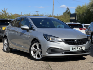 2017 Vauxhall Astra 1.4 I Turbo Sri Vx Line in Silver — image 2