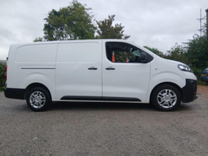 2020 Vauxhall Vivaro 2.0 Turbo D 3100 Dynamic L2 H1 Euro 6 (s/s) 6dr in White — image 2