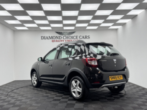 2015 Dacia Sandero Stepway 0.9 Stepway Ambiance Tce 90 in Black — image 4