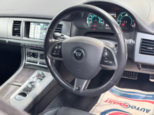 2014 Jaguar Xf 3.0d V6 R-Sport Sportbrake Auto Euro 5 (s/s) 5dr in White — image 5