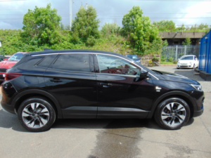 2020 Vauxhall Grandland X 1.2 Turbo Griffin * Mot June 2027 * Welt Belt Has Just Been Replaced * Finance Available * Free 6 Mo in Black — image 3