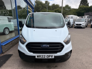 2022 Ford Transit Custom 2.0 300 Ecoblue Leader Crew Van Double Cab 5dr Diesel Manual L1 H1 Euro 6 105 Ps in White — image 2