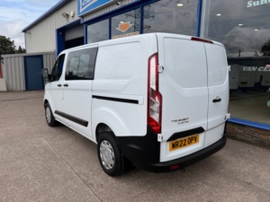 2022 Ford Transit Custom 2.0 300 Ecoblue Leader Crew Van Double Cab 5dr Diesel Manual L1 H1 Euro 6 105 Ps in White — image 4