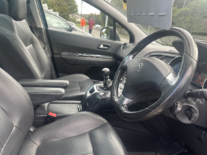 2016 Peugeot 5008 2.0 Bluehdi Allure in Blue — image 3