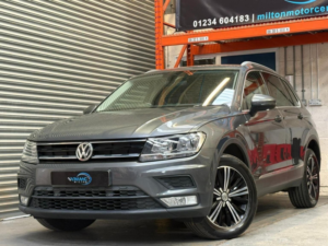 2017 Volkswagen Tiguan 2.0 Tdi Bluemotion Tech Se Navigation 4motion Euro 6 (s/s) 5dr in Grey — image 2