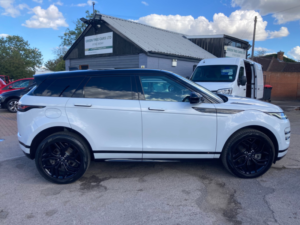 2019 Land Rover Range Rover Evoque 2.0 D240 R-Dynamic Se SUV 5dr Diesel Auto 4WD Euro 6 (s/s) (240 Ps) in White — image 4