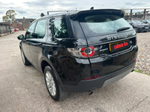 2015 Land Rover Discovery Sport 2.0 Td4 Se Tech in Black — image 2