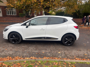 2019 Renault Clio 1.5 Dci Iconic Hatchback 5dr Diesel Manual Euro 6 (s/s) (90 Ps) in White — image 4