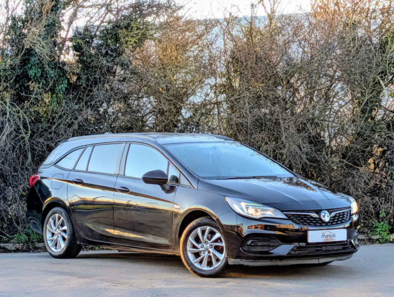 2020 Vauxhall Astra 1.2 Turbo Business Edition Navigation 2020 Full Main Dealer Vauxhall Service History 1 Elderly Owner in Black — image 1