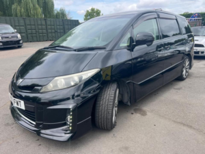 2012 Toyota Estima Aeras in Black — image 3