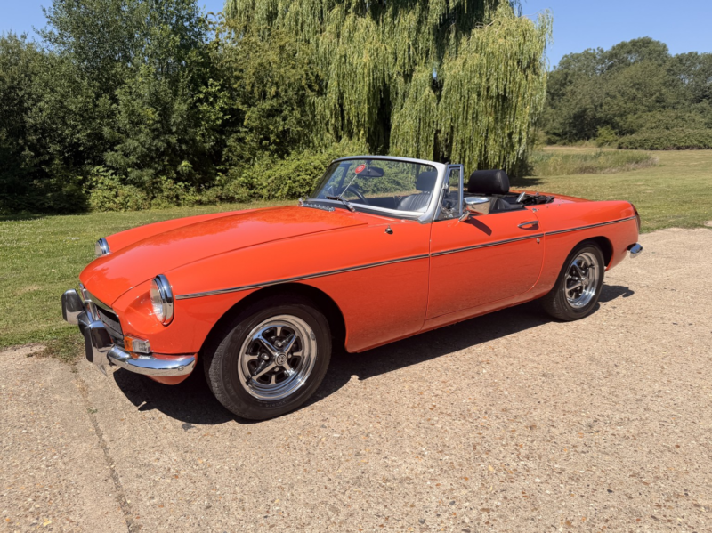 1973 MG Mgb 1.8 Roadster. in Orange — image 1
