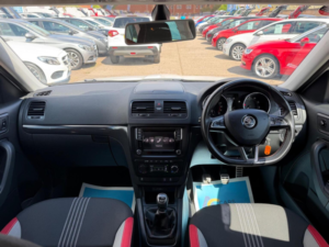 2016 Skoda Yeti 2.0 Tdi Monte Carlo 4WD Euro 6 (s/s) 5dr in White — image 2