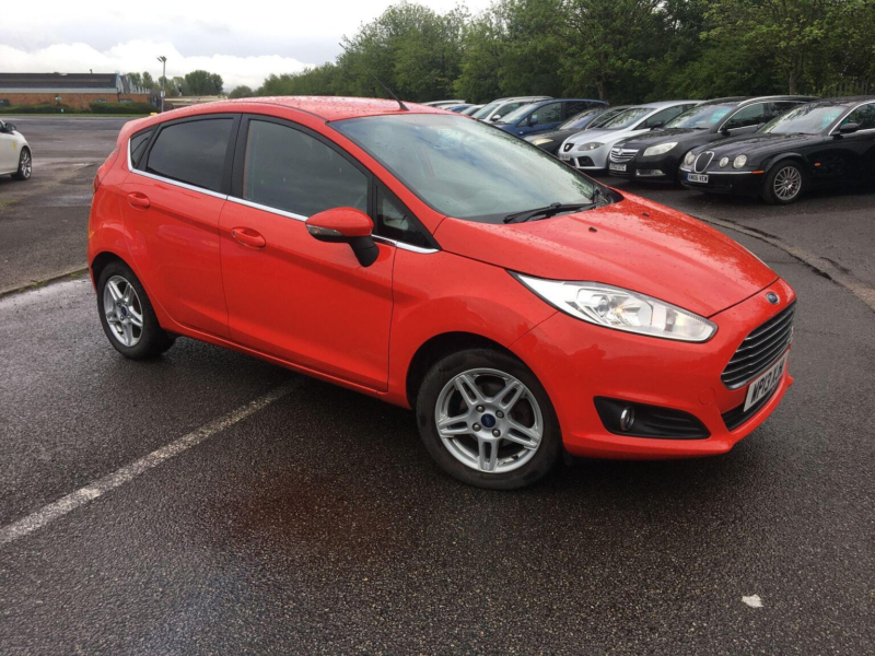 2013 Ford Fiesta 1.5 Tdci Zetec Euro 5 5dr in Red — image 1