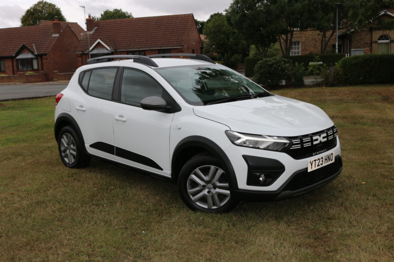 2023 Dacia Sandero Stepway 1.0 Stepway Expression Tce 90 My23 in White — image 1