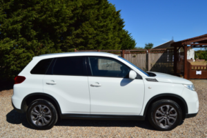 2017 Suzuki Vitara 1.6 Sz4 in White — image 4