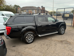 2017 Nissan Navara 2.3 Dci Tekna Pickup Double Cab 4dr Diesel Manual 4WD Euro 6 (s/s) (190 Ps) in Black — image 4