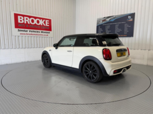 2018 MINI Hatch 2.0 Cooper S Steptronic Euro 6 (s/s) 3dr in White — image 6